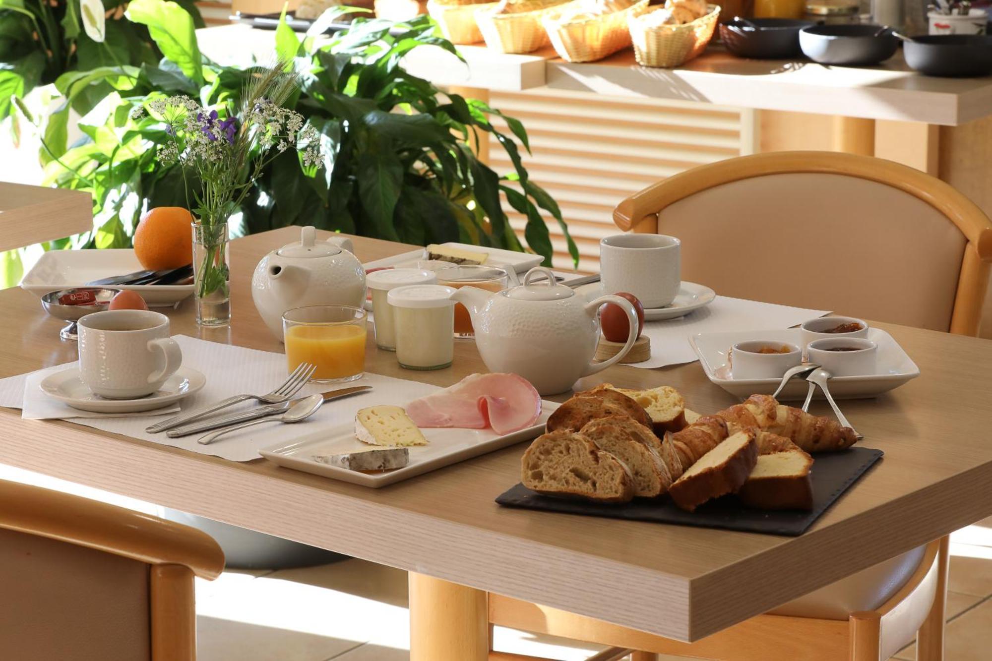 Logis Hotel Spa Restaurant Le Provence Lanarce Kültér fotó