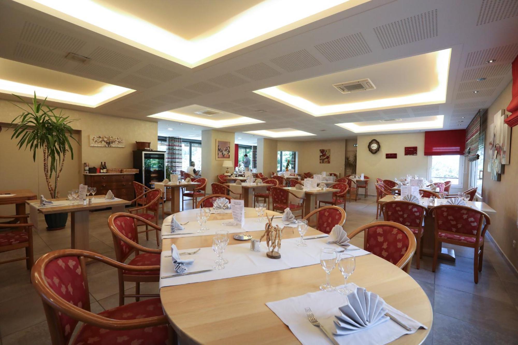 Logis Hotel Spa Restaurant Le Provence Lanarce Kültér fotó